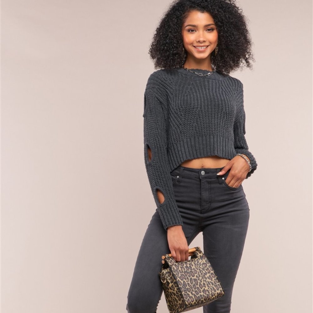 CHARCOAL CUT-OUT SLEEVE CROPPED SWEATER